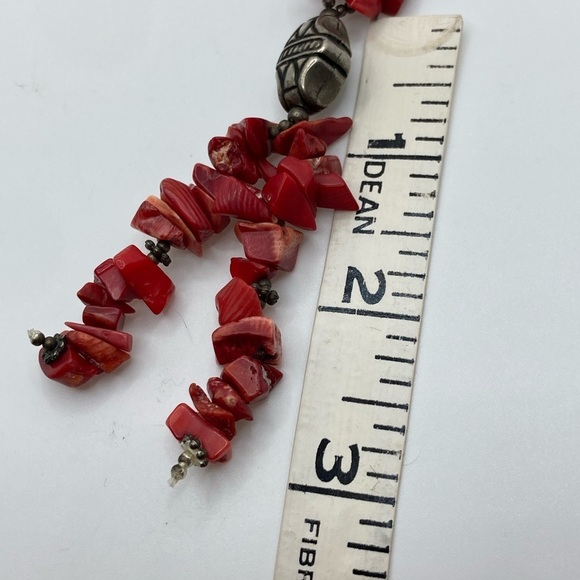Vtg Red Coral Chunk Beads Boho Tribal Beaded Lariat Style Necklace 16” + 3” Drop - Picture 6 of 7